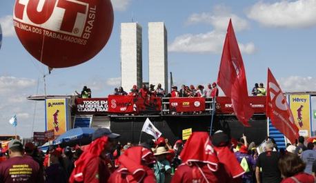 bancarios-do-centro-norte-participam-da-marcha-da-classe-trabalhadora-nesta-terca-29-em-brasilia