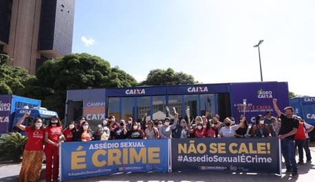 empregadas-comemoram-demissao-por-justa-causa-de-ex-vice-presidente-da-caixa-por-assedio
