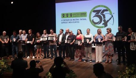fetec-comemora-os-35-anos-de-lutas-e-conquistas-e-faz-seminarios-sobre-participacao-na-cop-30