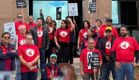 bancarios-do-centro-norte-protestam-contra-demissoes-e-terceirizacoes-do-santander