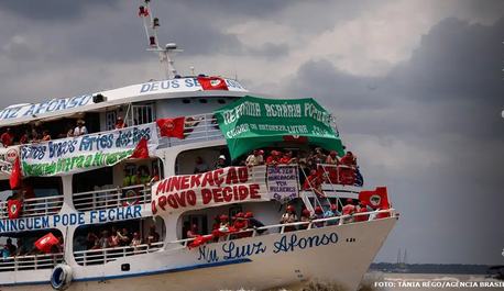 em-belem-do-para-trabalhadores-participam-de-barqueata-em-ato-por-justica-climatica