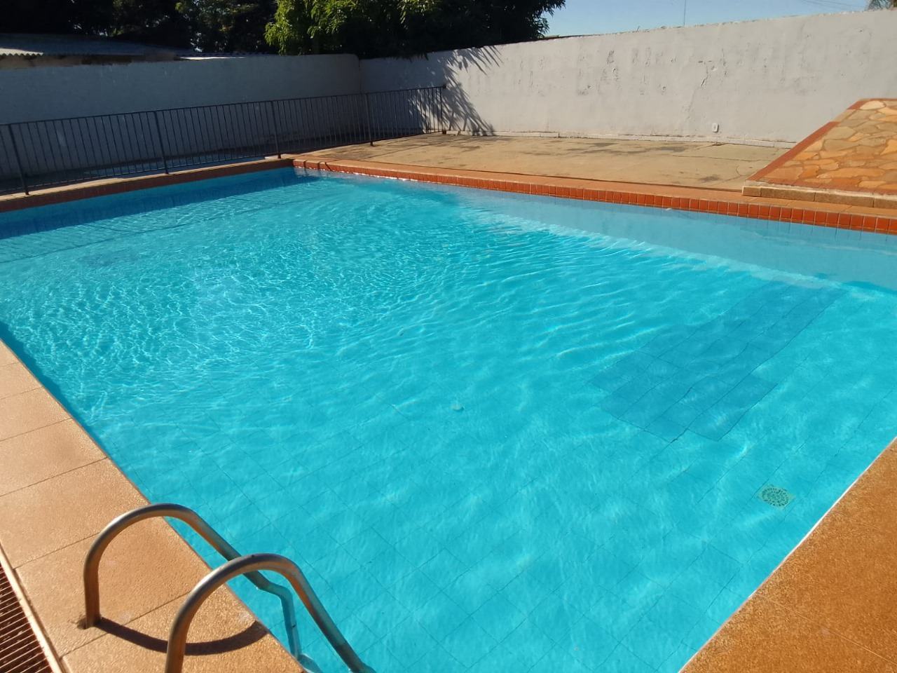 piscina perto
