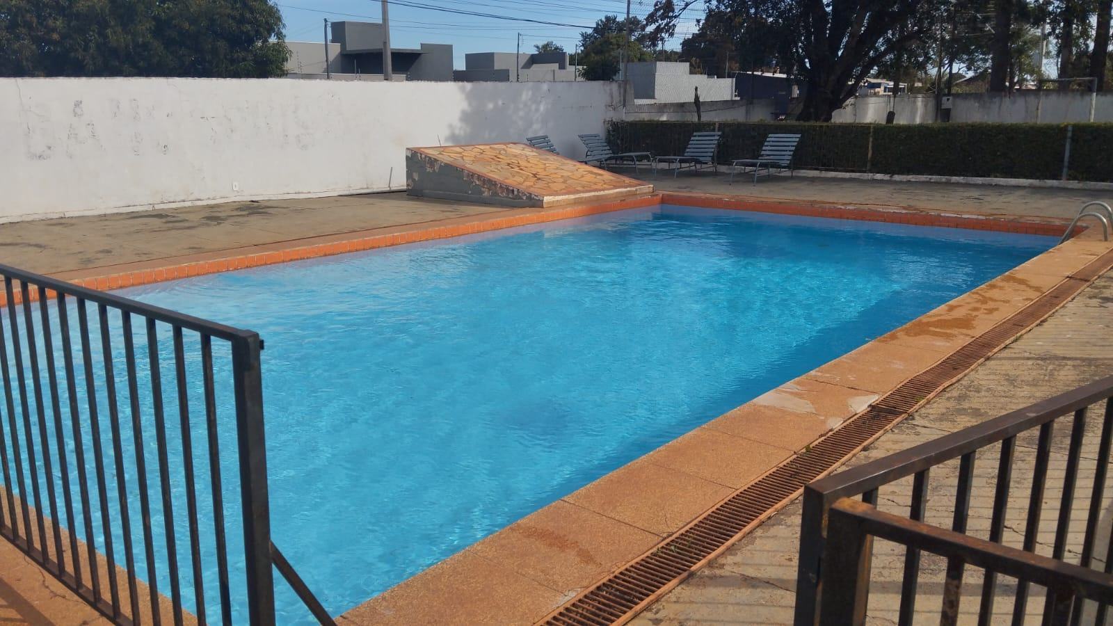 piscina vista lado esquerdo
