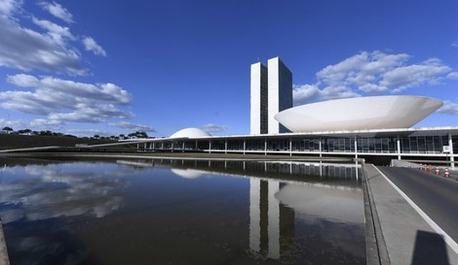 comissao-do-senado-se-antecipa-a-camara-e-aprova-isencao-do-ir-ate-r-5-mil